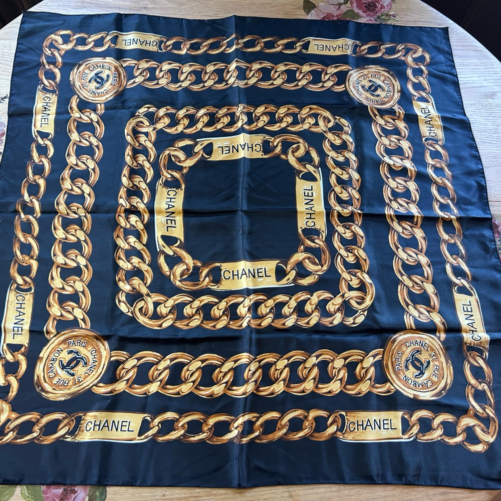 CHANEL Black and Gold Chain Motif Scarf